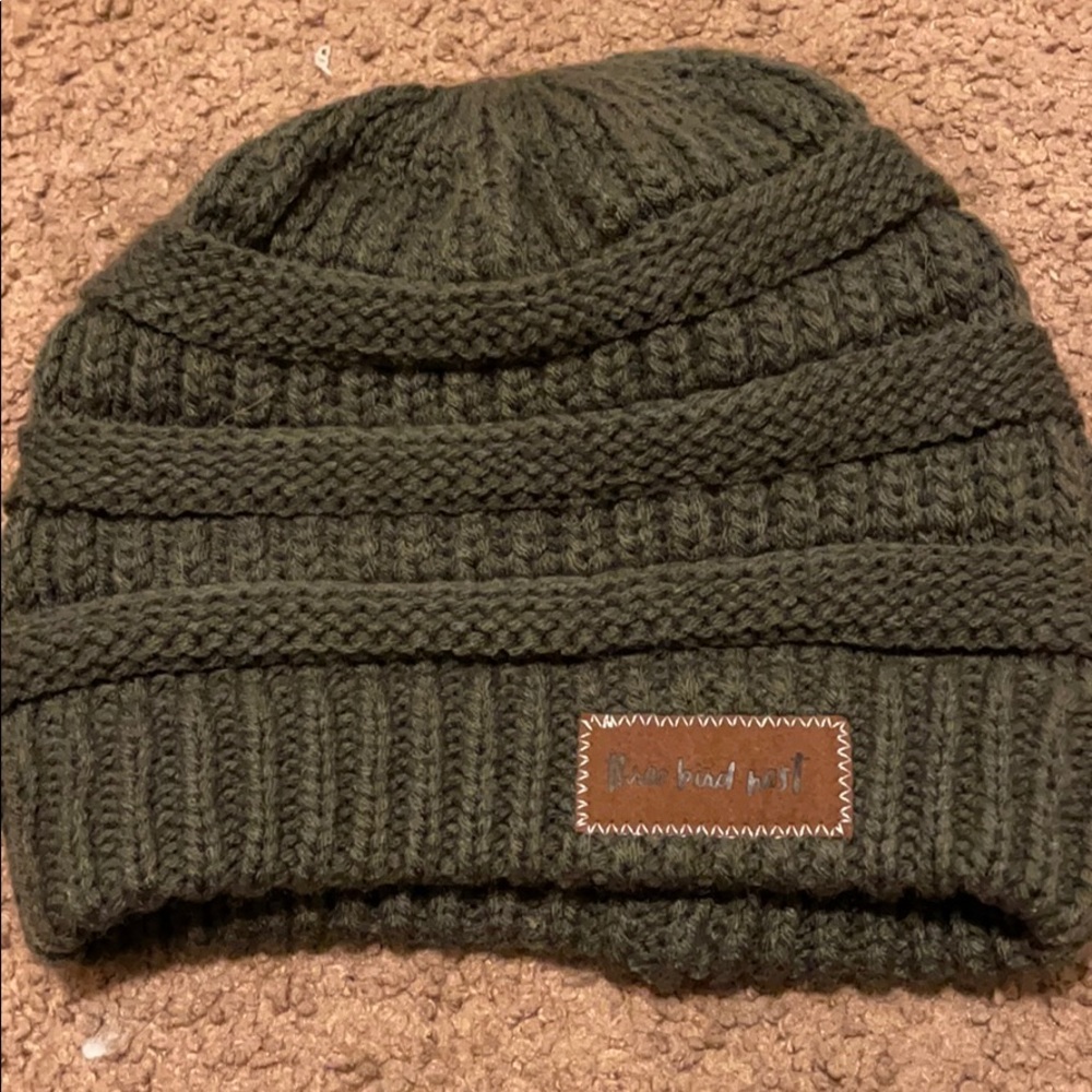 Three birds nest beanie